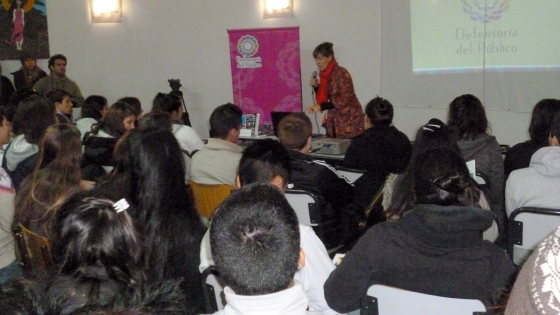 La Defensoría del Público va a la escuela